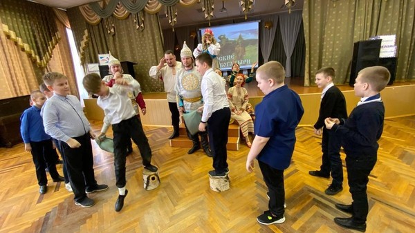 Познавательно-игровая программа «По следам археологических раскопок»