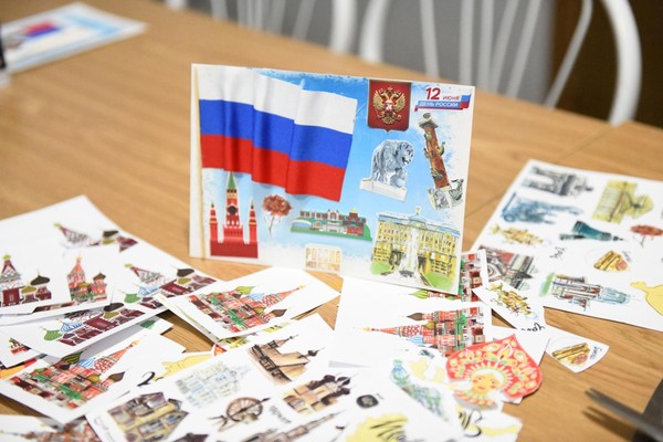 Тематическая экскурсия «История государственных символов России», мастер-класс панно «Моя Россия»