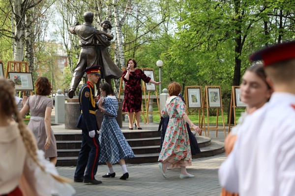 День России и День города: уличная программа библиотеки «Эссе о Родине»