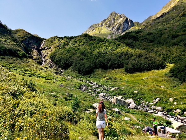 Треккинг к горным озерам Хмелевского и Зеркальное