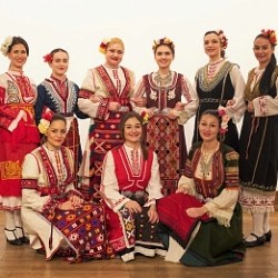 Болгарский хор «The New Bulgarian Voices», Кармен Риццо (электроника)