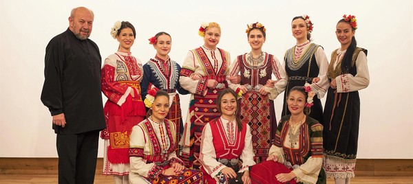 Болгарский хор The New Bulgarian Voices, Кармен Риццо