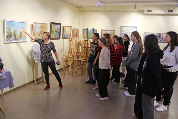 Экскурсия по выставке работ Александра Насонова «Состояние предчувствия»