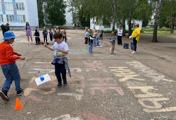 Библиополяна «Цвет настроения – лето»
