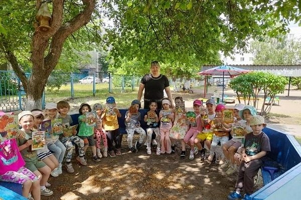 Литературная карусель «Дружат дети на планете»