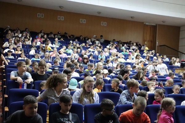 Развлекательная программа «Ура! Каникулы»