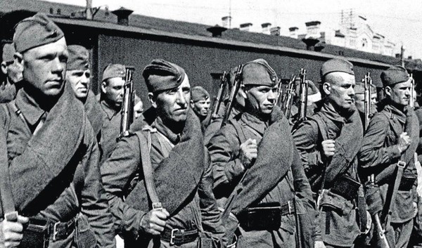 Исторический хронограф «Перед глазами сорок первый, внезапно прерванный войной»