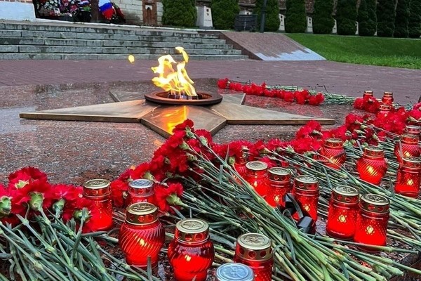 Урок памяти «Пламя ударило в небо, ты помнишь, Родина»