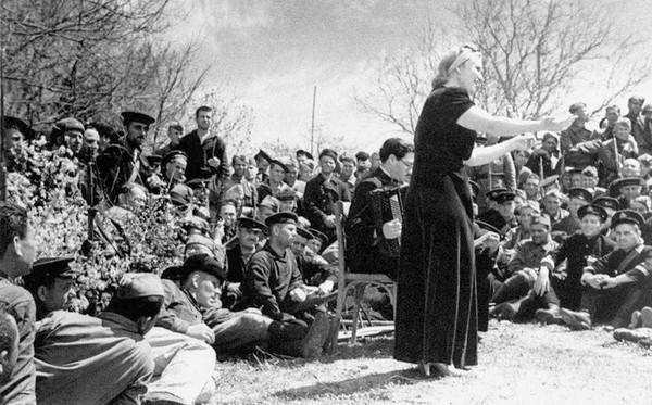 Час памяти «Артисты в погонах: театр на передовой»