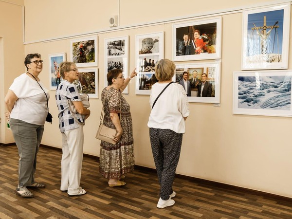 Фотовыставка «На полюсах земного шара»