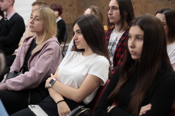 Лекция «Подросток. Инструкция по применению»