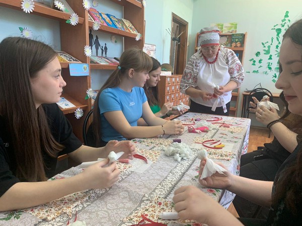Программа «Родной обычай старины: славянские куклы-обереги»
