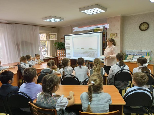 Моцион по городу «Любимых улиц слышу голоса»
