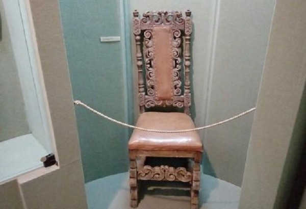 Тематическая беседа «Царский стул»