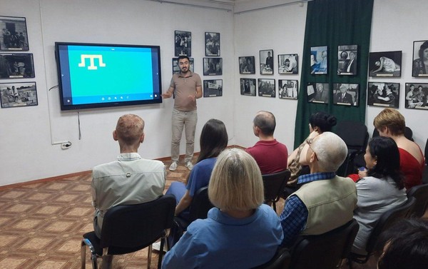 День Крымскотатарского флага — познавательный час