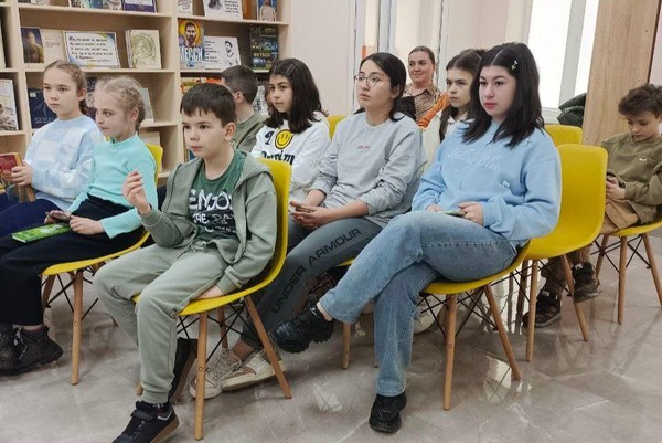 Информационный час «Жизнь прекрасна–не рискуй напрасно»