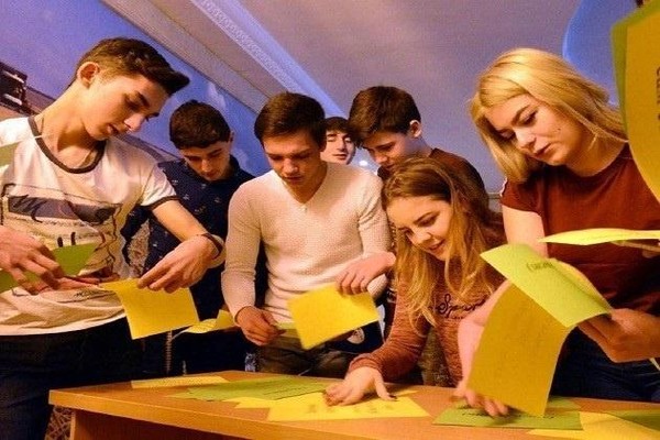 Познавательный час «День молодежи»