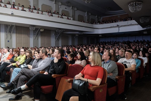 Концертно-театрализованное представление «История одного поколения в песне»