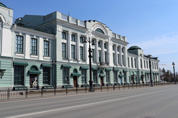 Кураторская экскурсия по выставке «Дорогие товарищи женщины! Образы советской эпохи»