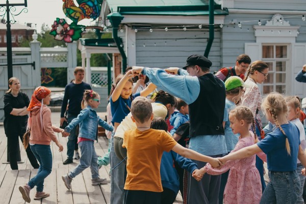 Июнь в Ремесленном подворье: встречаем лето яркими красками