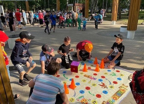 Литературно-игровая программа «Маленькие дети на большой планете»