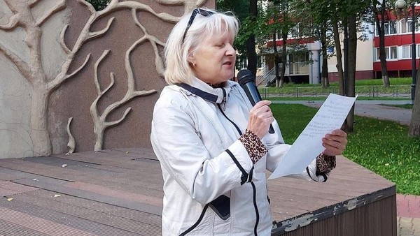 Я вновь читаю пушкинские строки