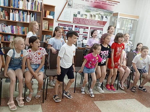 Конкурсно-игровая программа «Детства яркая планета»