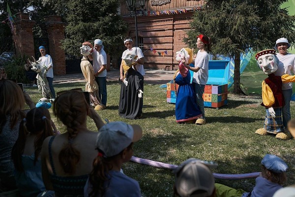 Спектакль «Сказка о попе и о работнике его Балде»