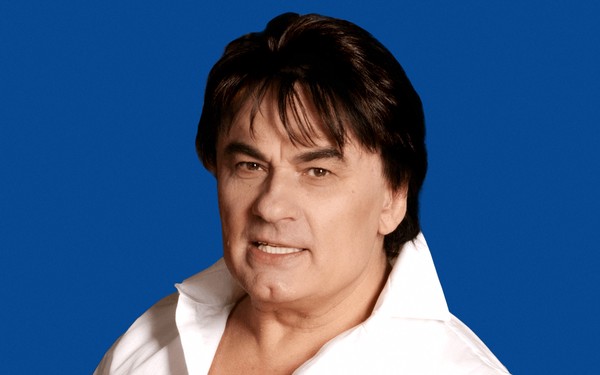 Александр Серов