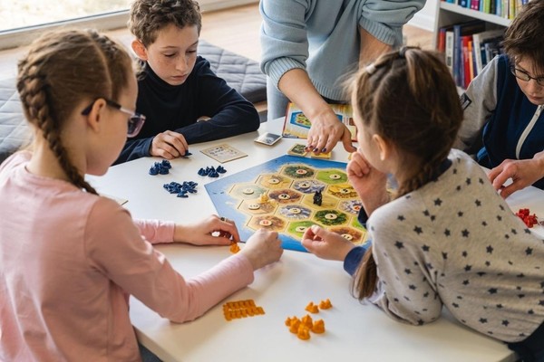 Игротека настольных игр «Настолки с толком»