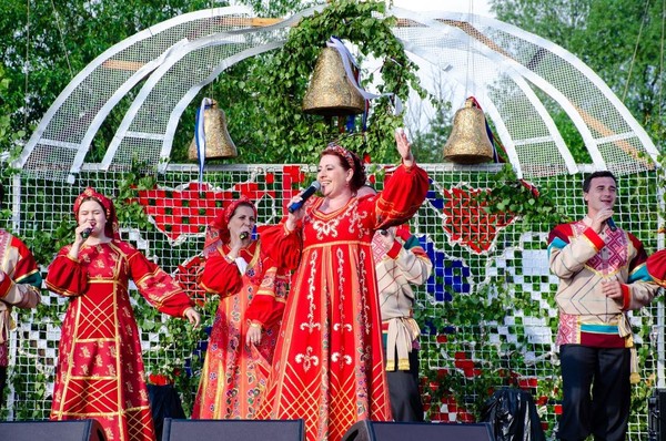 Праздничный концерт «Троицу встречаем лето величаем»