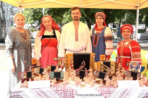Выставка народного искусства и художественных промыслов «Ремесленный посад»