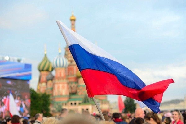 «Я живу в России»
