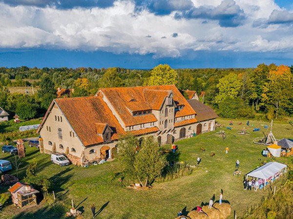 Арт-пространство в бывших конюшнях и частные музеи — из Калининграда