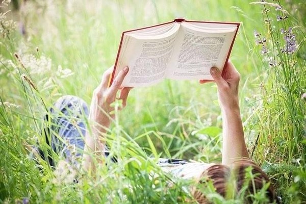 Калейдоскоп книжных рекомендаций «Сколько книг интересных и разных»
