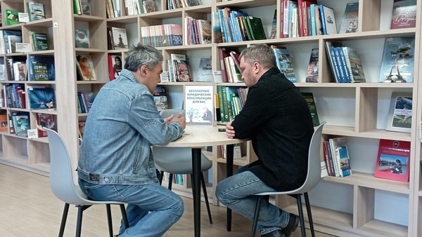 Юрист летом в библиотеке Пушкина