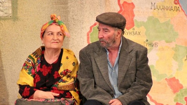 Зайнаб Гамзатова итает Е.Евтушенко «Из воды выходила женщина»