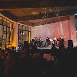 Simple Music Ensemble. На сиреневой луне. Музыка Агутина