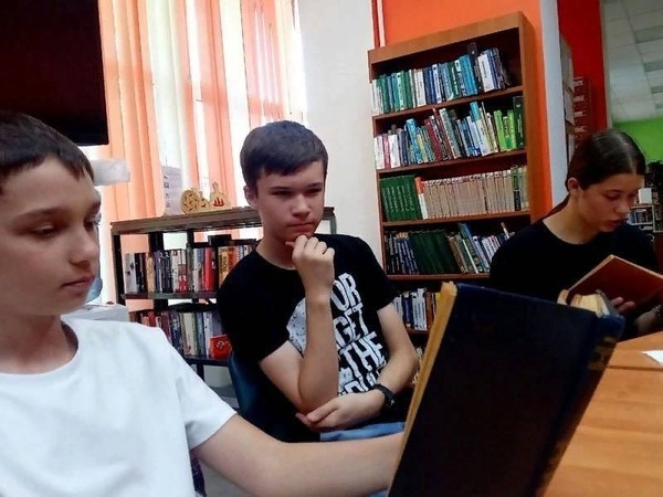 «Книжный криуз»