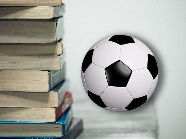 «Футбол на книжной полке»