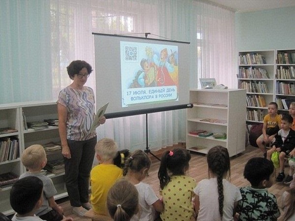 Фольклорный час «Забавные посиделки»