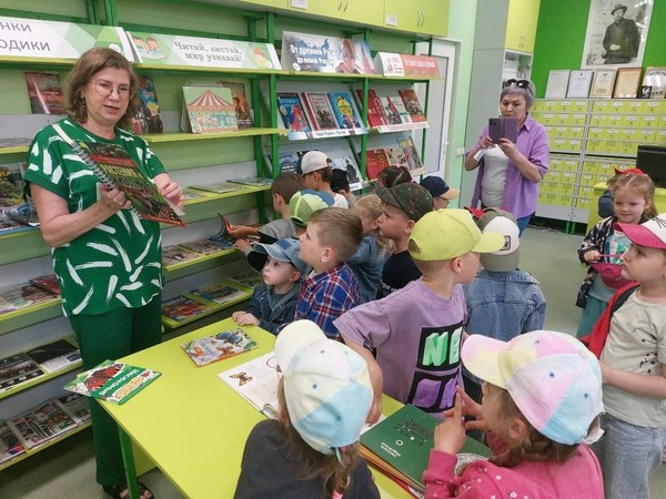 Краеведческий час информации о книжной выставке ко Дню города «Тюменские писатели – детям»