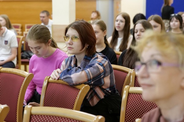 Дискуссия «От страницы к экрану: «Игра престолов»