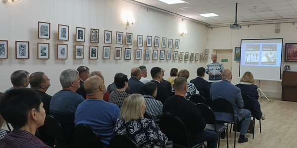 Презентация книги Михаила Макарова «Лебединая песнь доброволии»