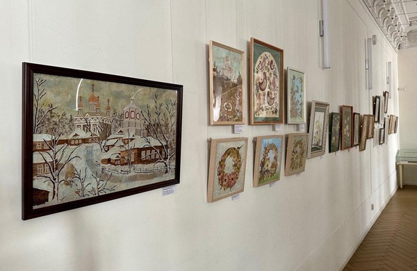 Выставка Союза мастеров флористической живописи и графики «Флорийская палитра»
