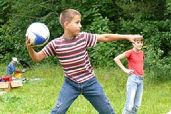 «Выходи играть во двор»
