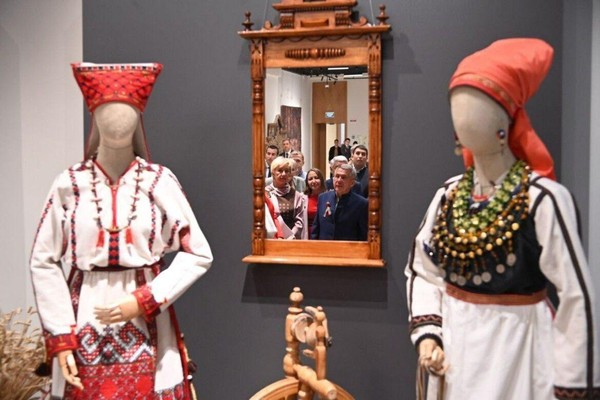 Экскурсия по выставке «Народы Поволжья: быт, обычаи, традиции»