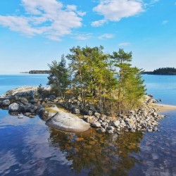 Природа Карелии: четыре водопада и круиз на ладье по Ладожским шхерам