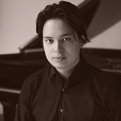 Pianissimo. Максим Хуанг