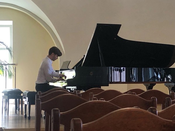 Орган и Bach